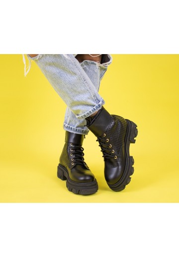 Czarne botki z perforacją