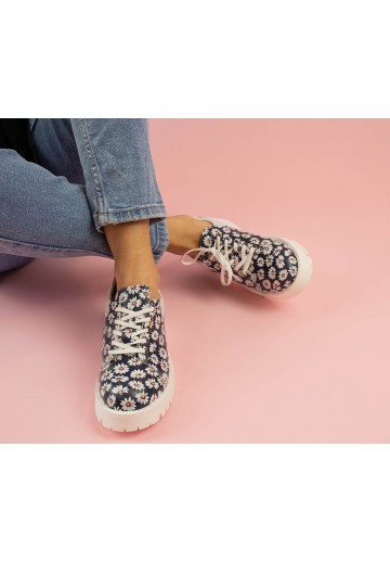 Biało-granatowe półbuty z...