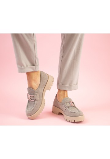 Szare półbuty z ozdobną klamrą