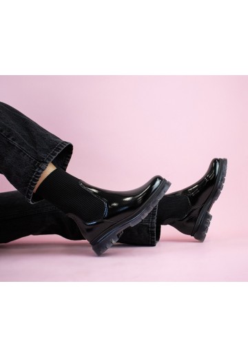 Czarne lakierowane botki