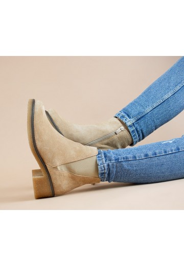 Beżowe botki zapinane na zamek