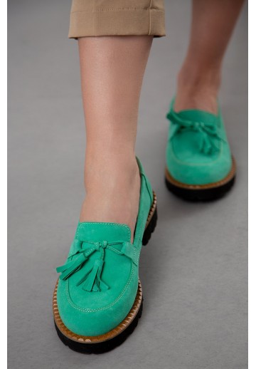 Zielone mokasyny z frędzlami