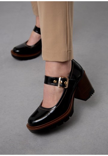 Czarne czółenka na grubym...