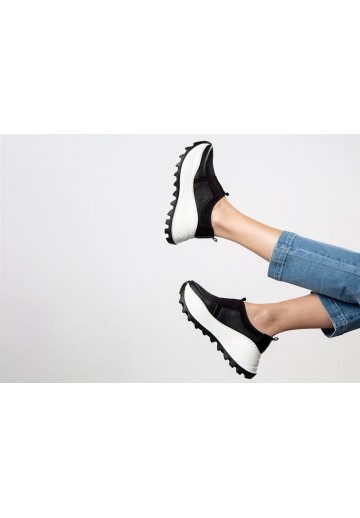 Czarne półbuty sportowe