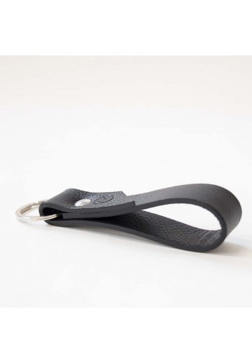 Czarny brelok pętelka