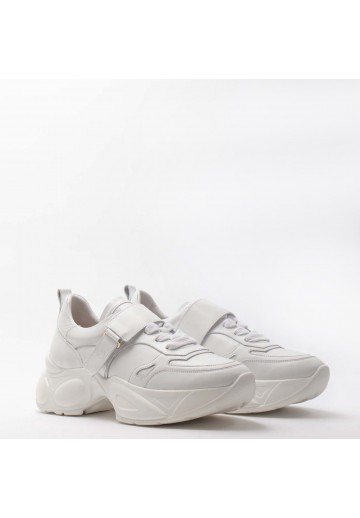 Białe skórzane sneakersy