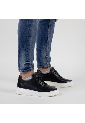 Czarne półbuty sportowe z...