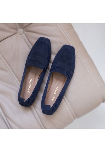 Granatowe welurowe mokasyny...