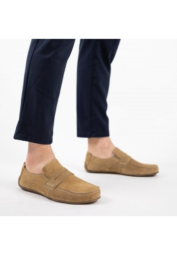Beżowe klasyczne mokasyny...