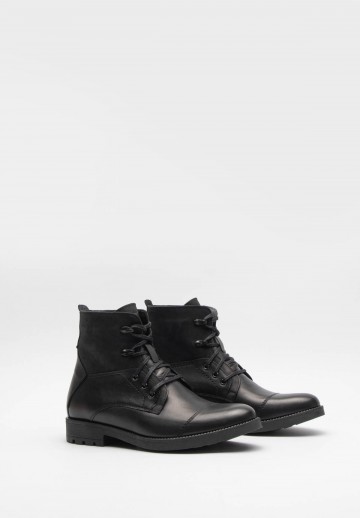 Czarne ocieplane trzewiki